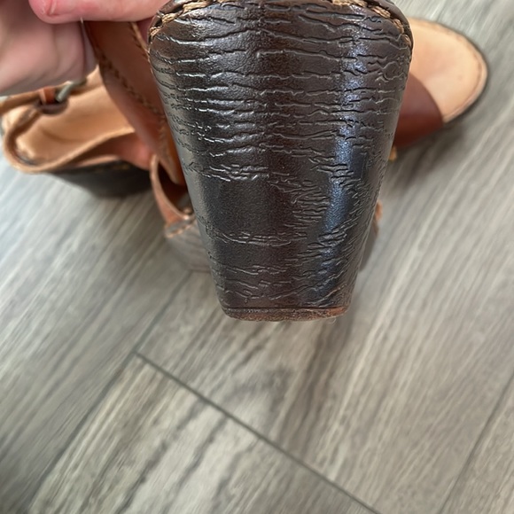 Born ladies brown leather heels - Picture 7 of 9